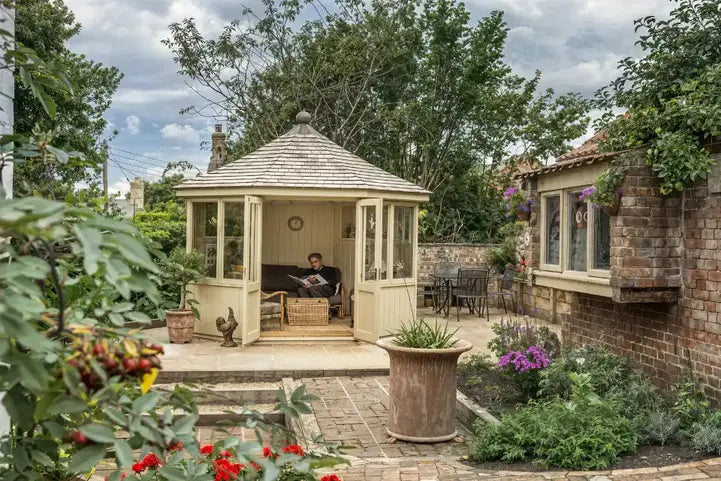 Your outdoor room, all year.